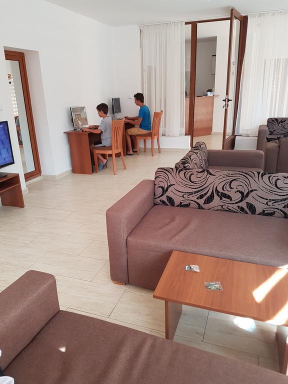 Yuliya Guest House 萨帕雷瓦巴尼亚 外观 照片