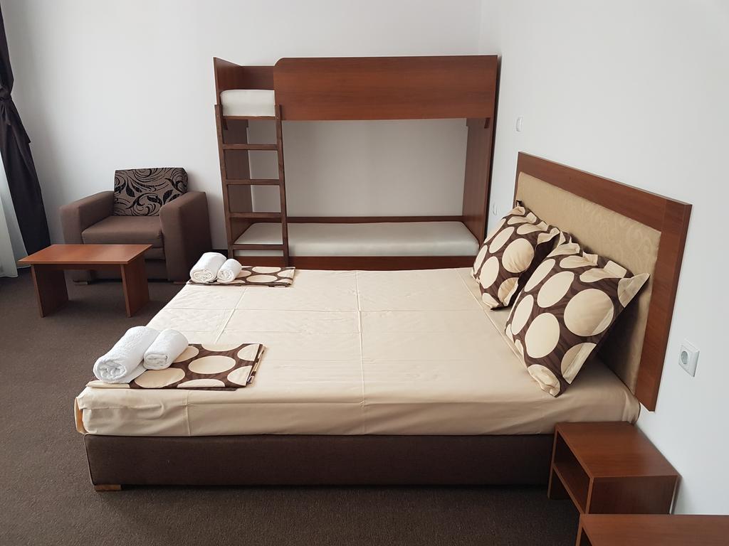 Yuliya Guest House 萨帕雷瓦巴尼亚 外观 照片