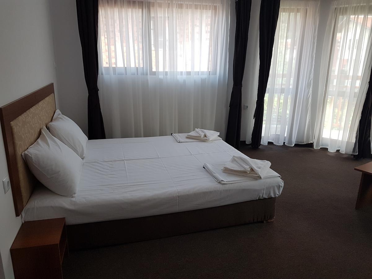 Yuliya Guest House 萨帕雷瓦巴尼亚 外观 照片